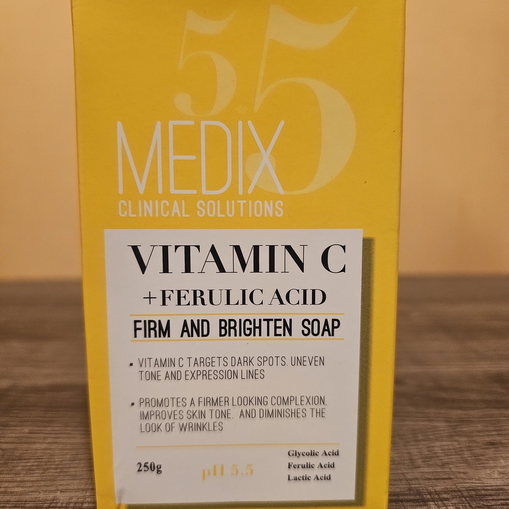 Medix 5.5 Vitamin C + Ferulic Acid Firm and Brighten Soap - Yellow